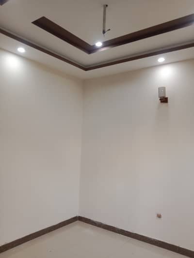 5 MARLA LOWER PORTION FOR RENT WITH OUT GAS