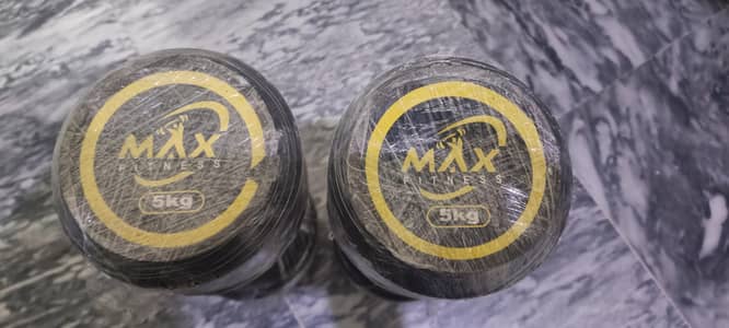 5KG DUMBBELLS 2X peace Total(10KG) (3500Rs)