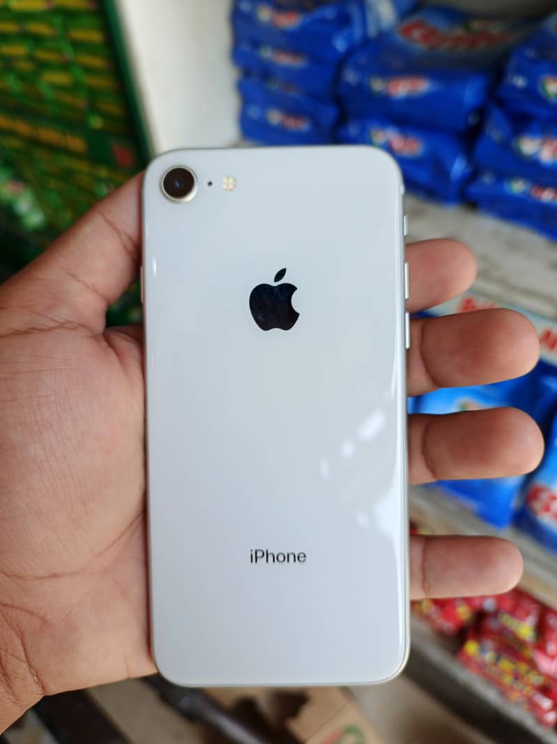 Apple iPhone 8 1
