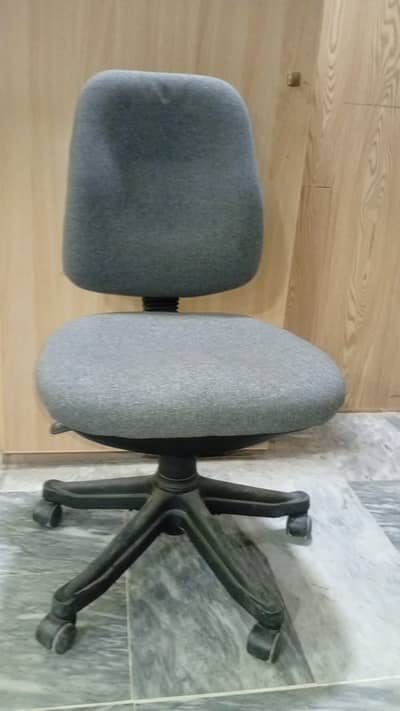 Office Chairs for Sale – Good Condition – 20 to 25 Available