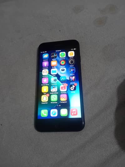 Apple iPhone SE factroy unlocked