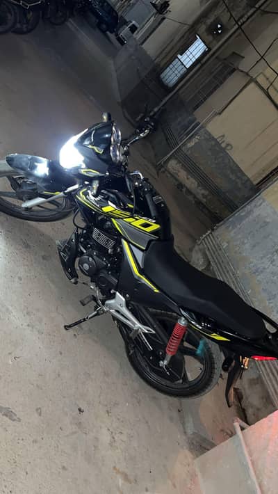 CB150f black colour ppf done