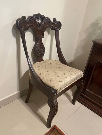 10 × Solid Wood Dining Chairs Excellent Condition