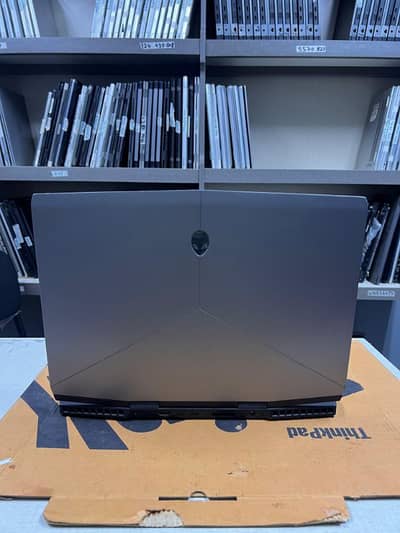 Alienware m15 High-End Gaming Laptop,Core i7/9th Gen,16GB RAM/256GB