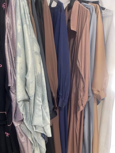 Abaya & Georgette Hijab Stock for Sale – 100 Pieces Clearance Stock