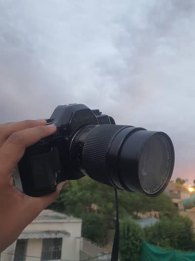Vintage Yashika 108 Camera – Classic Retro Collector’s Item