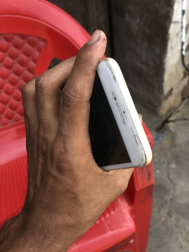 Apple iPhone 6S Plus 2