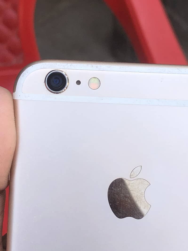 Apple iPhone 6S Plus 4