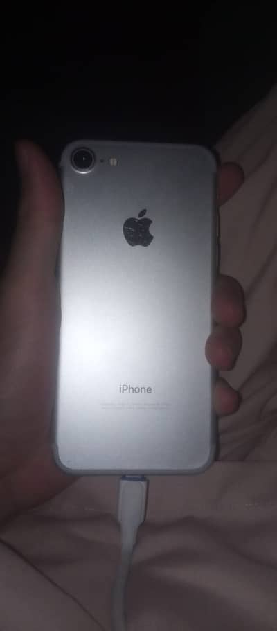 Apple iPhone 7 128 gb factory unlock with power bank