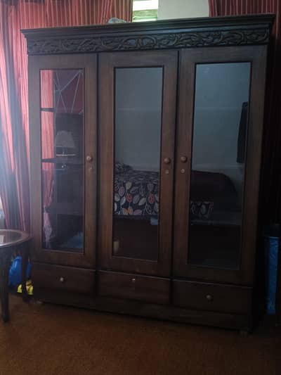 mirror showcase with drawers
