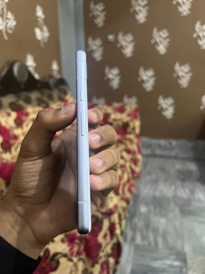Google Pixel 7a 4