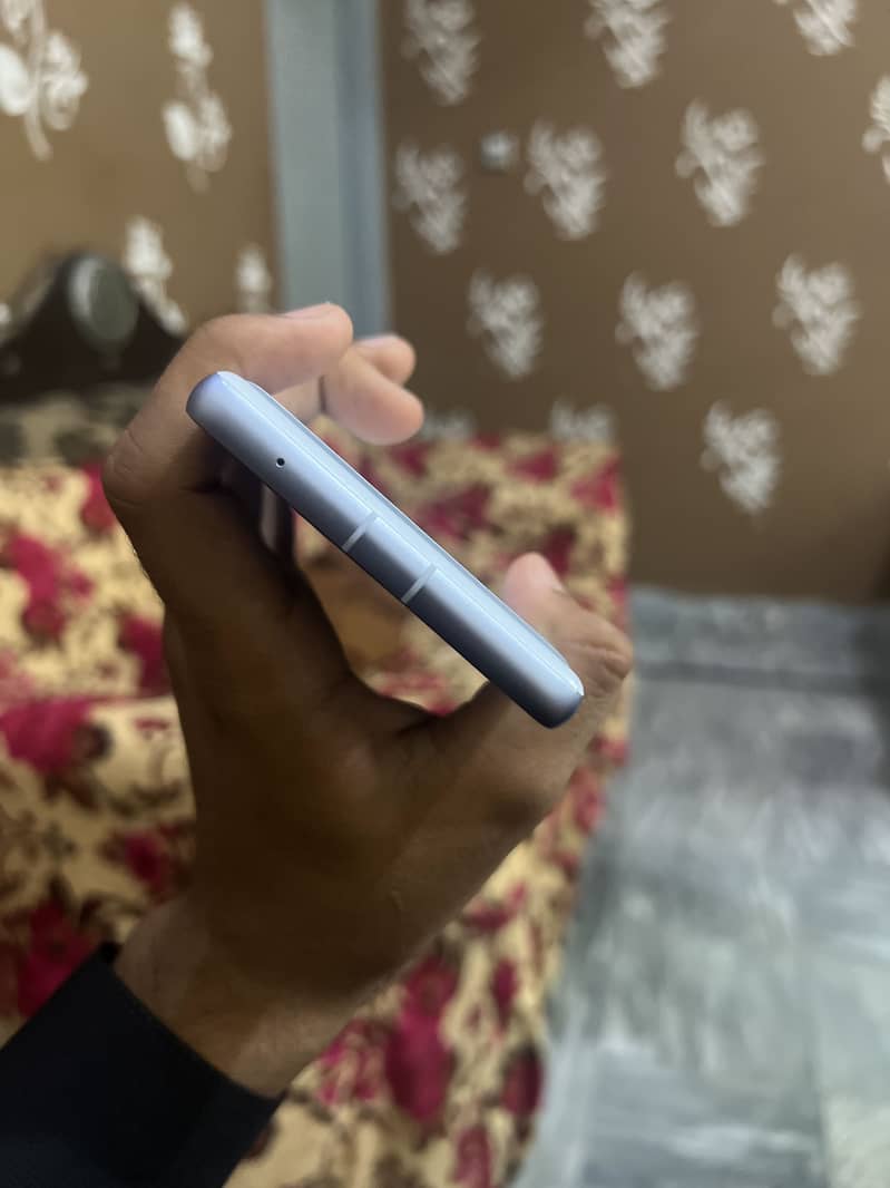 Google Pixel 7a 5