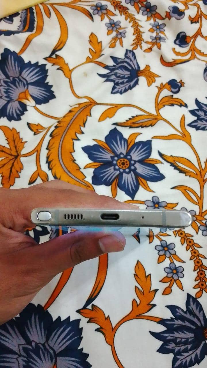 Samsung Mobile Note10 plus 3