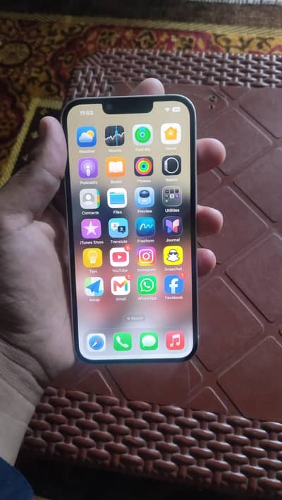 Apple iPhone 13