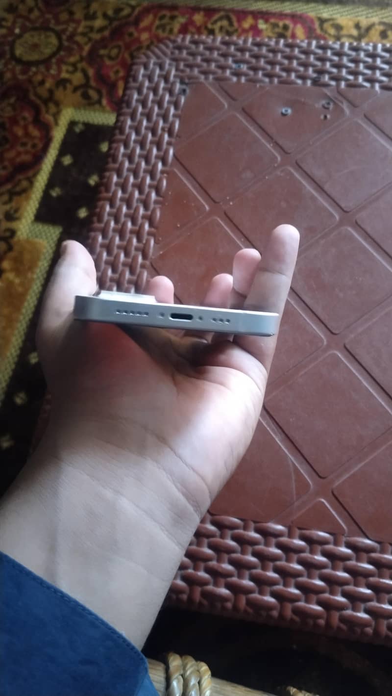 Apple iPhone 13 3