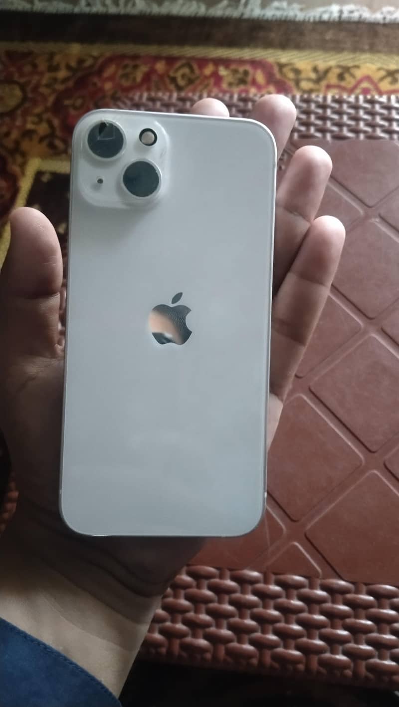 Apple iPhone 13 4