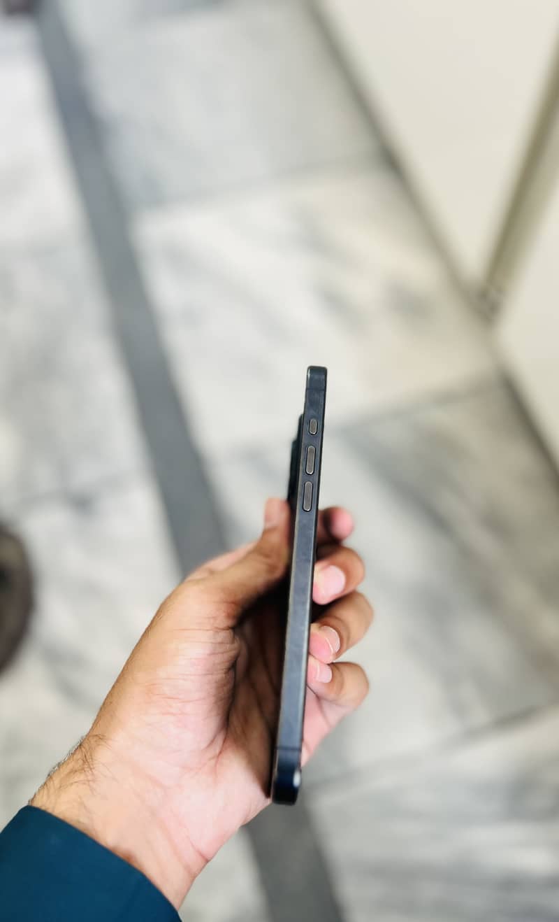 Apple iPhone 15 Pro Max 0