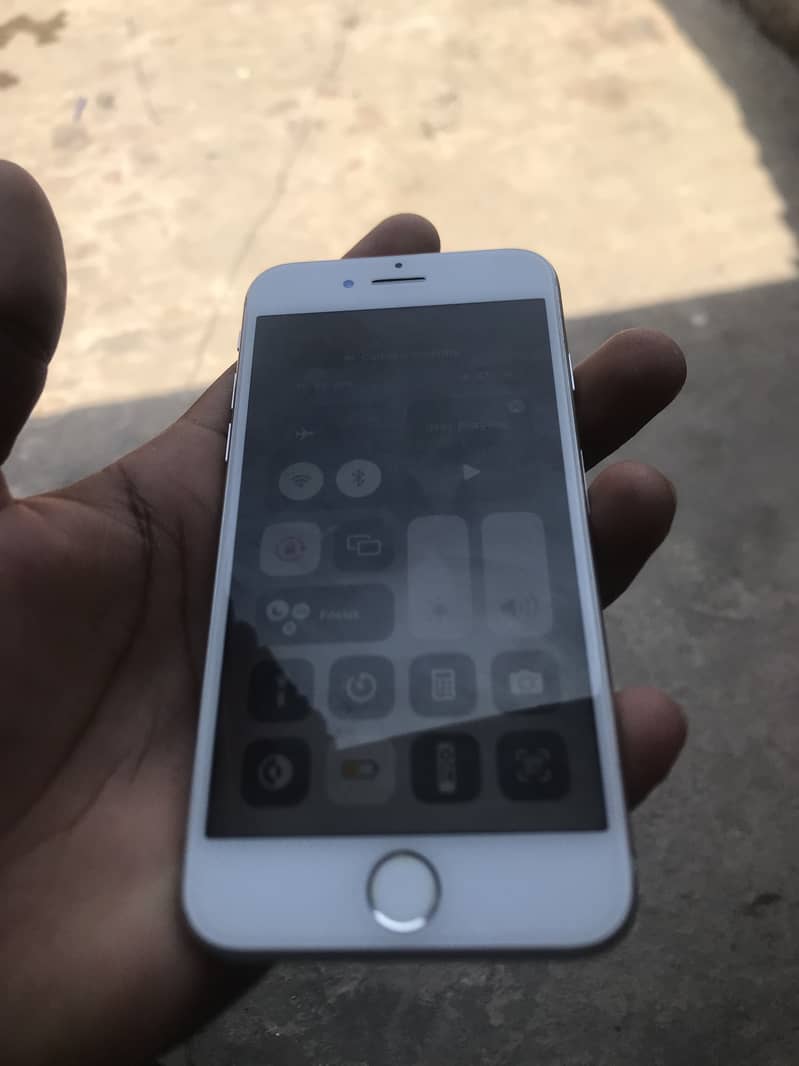Apple iPhone 7 0