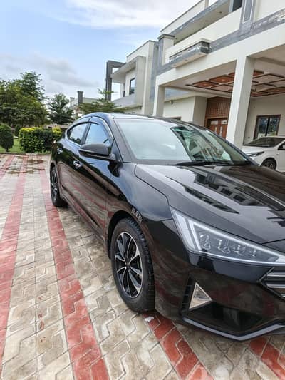 Hyundai Elantra 2022