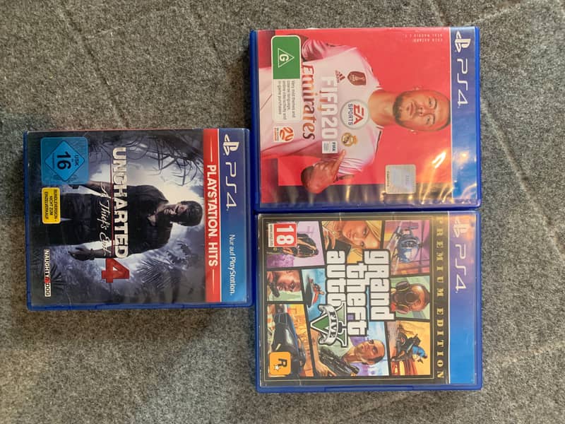 ps4 games and controller 0