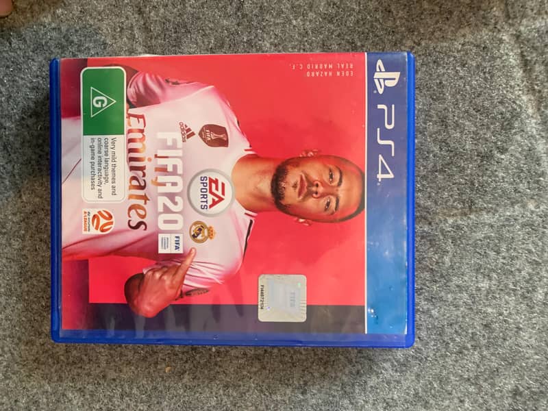 ps4 games and controller 3