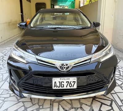 Toyota Corolla Altis Grande X CVT-i 1.8 Beige Interior 2022