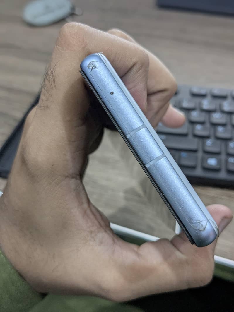 Google Pixel 7a 2
