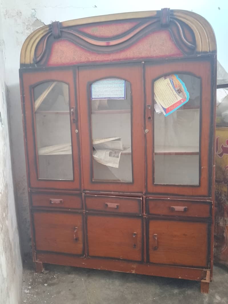 Showcase and Dressing table 0