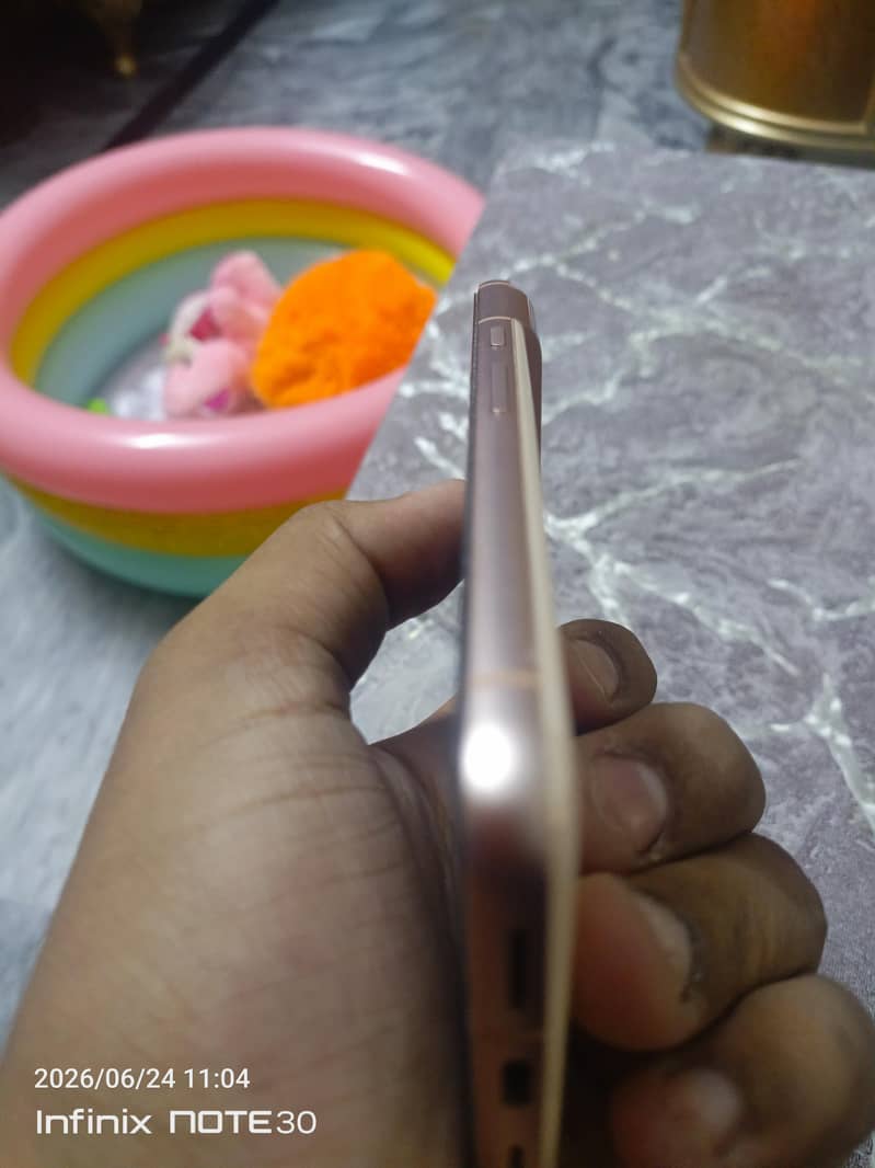 Google Pixel 8 2