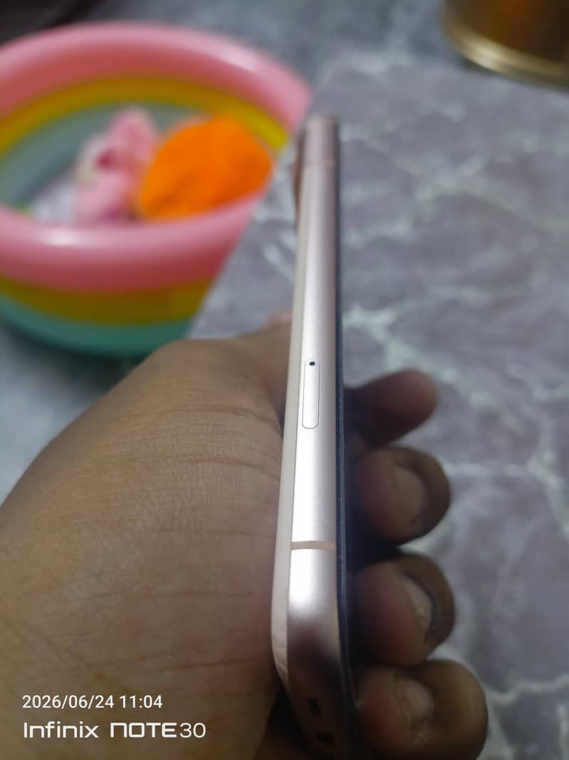 Google Pixel 8 3