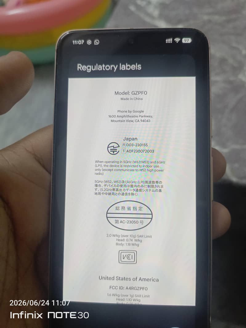 Google Pixel 8 4