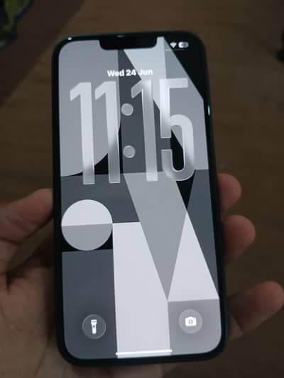Apple iPhone 13