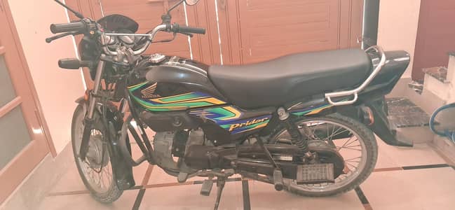 Honda Pridor Black