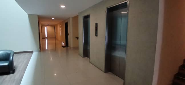 Luxury One Bed Apartment un Furnished Available For Rent in Gulberg Lahore!