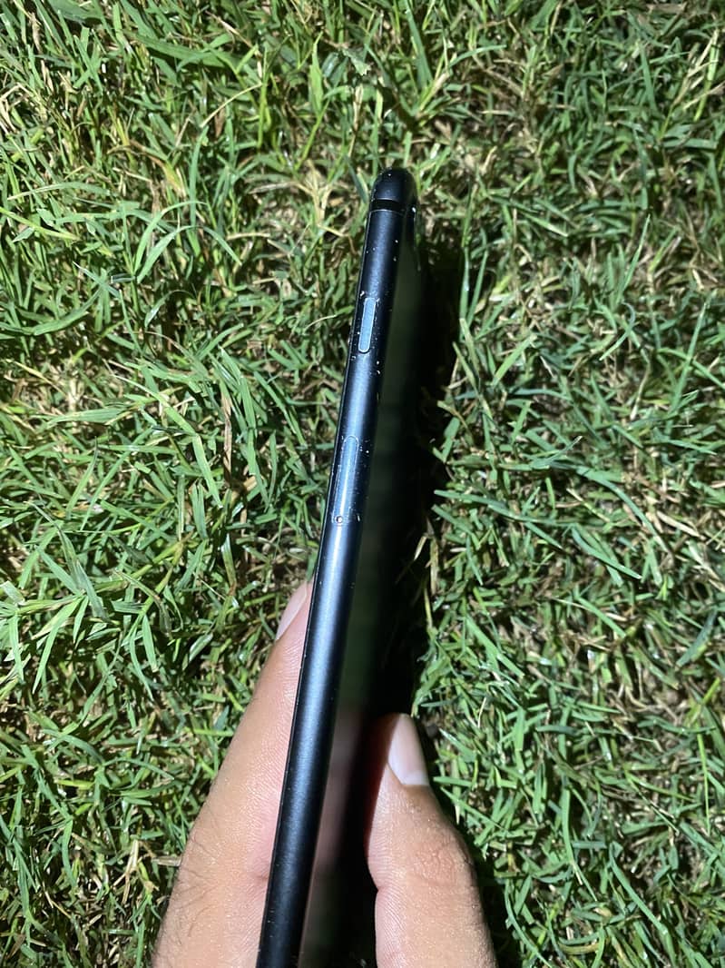 Apple iPhone 7 Plus 3