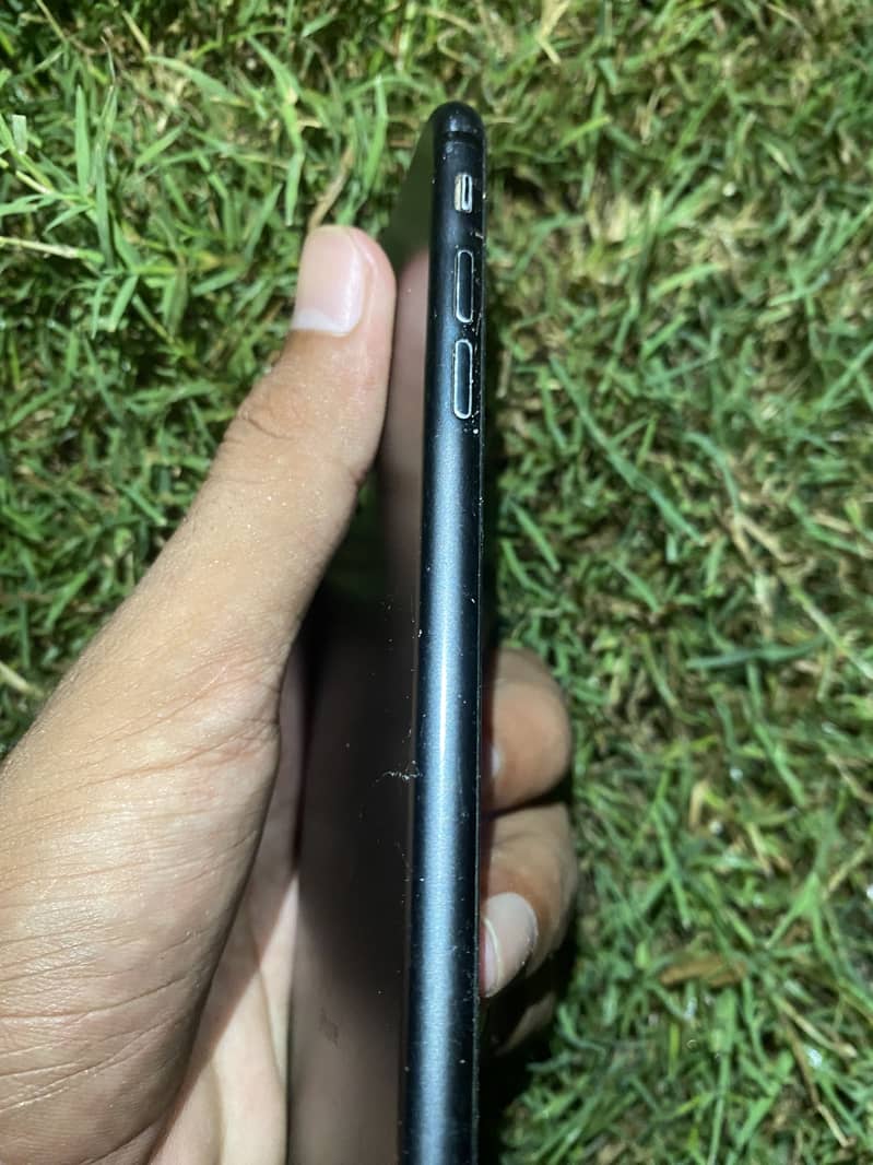Apple iPhone 7 Plus 5