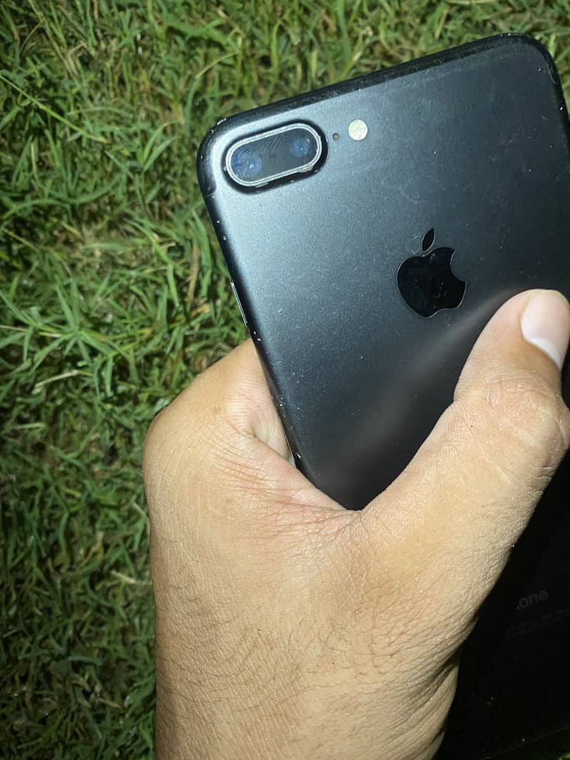 Apple iPhone 7 Plus 6