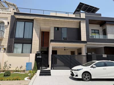 10 MARLA ELEGANT AND FULLY MAINTAINED SUPER HOT LOCATED BUNGALOW IS AVAILABLE IN BANKERS AVENUE BLOCK E, LAHORE.