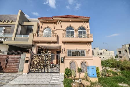 3 Beds 5 Marla Ideal Location House for Rent in DHA 9 Town Lahore.