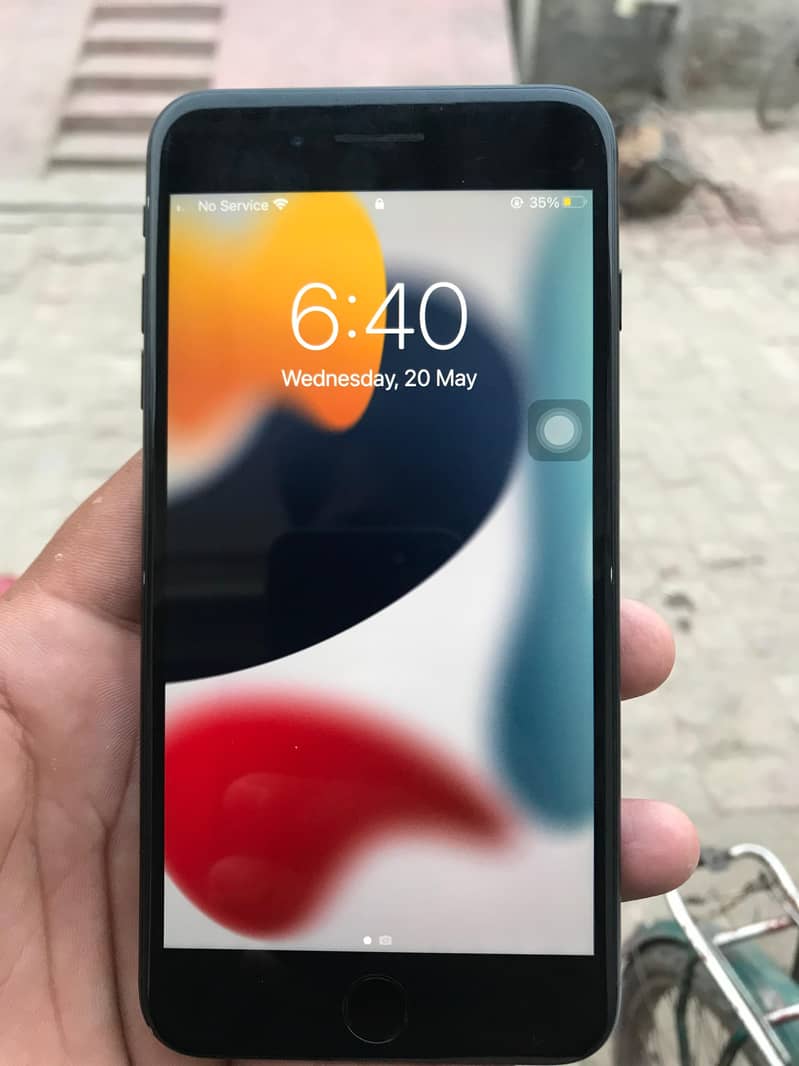Apple iPhone 7 Plus 1