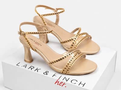Brand new heel's stylish heels