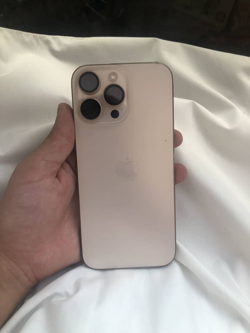 Iphone 16 pro max 3