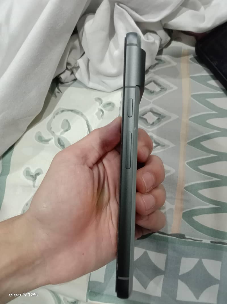 Google Pixel 8 4