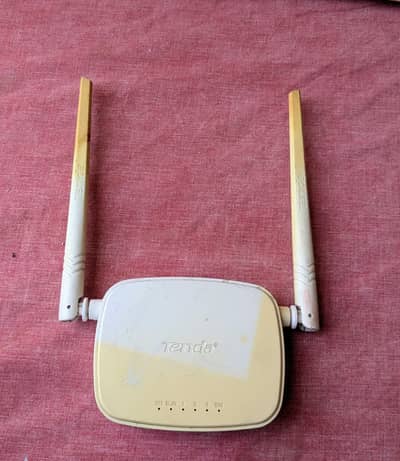 Tenda WiFi router good signal
