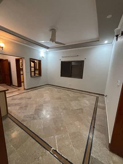 G13/3 Islamabad 10 Marla Corner Upper Portion Available For Rent
