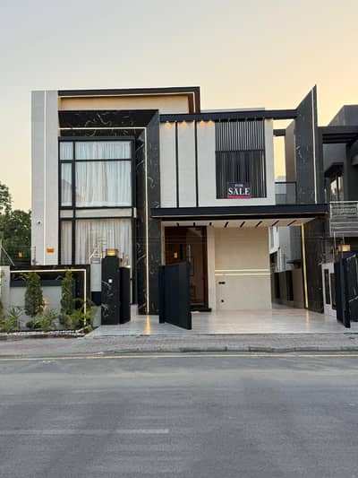 10 MARLA ULTRA LUXURY MODREN HOUSE FOR SALE IN BAHRIA TOWN LAHORE