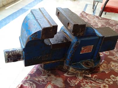 havey iron clamp baunk for sale