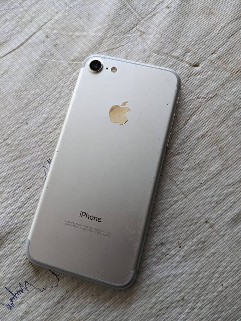Apple iPhone 7 2