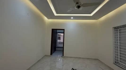 10 MARLA BEATIFULL HOUSE AVAILABLE FOR RENT