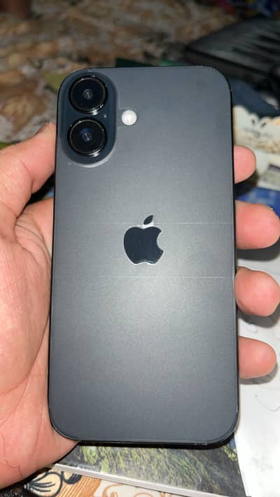 Apple iPhone 16